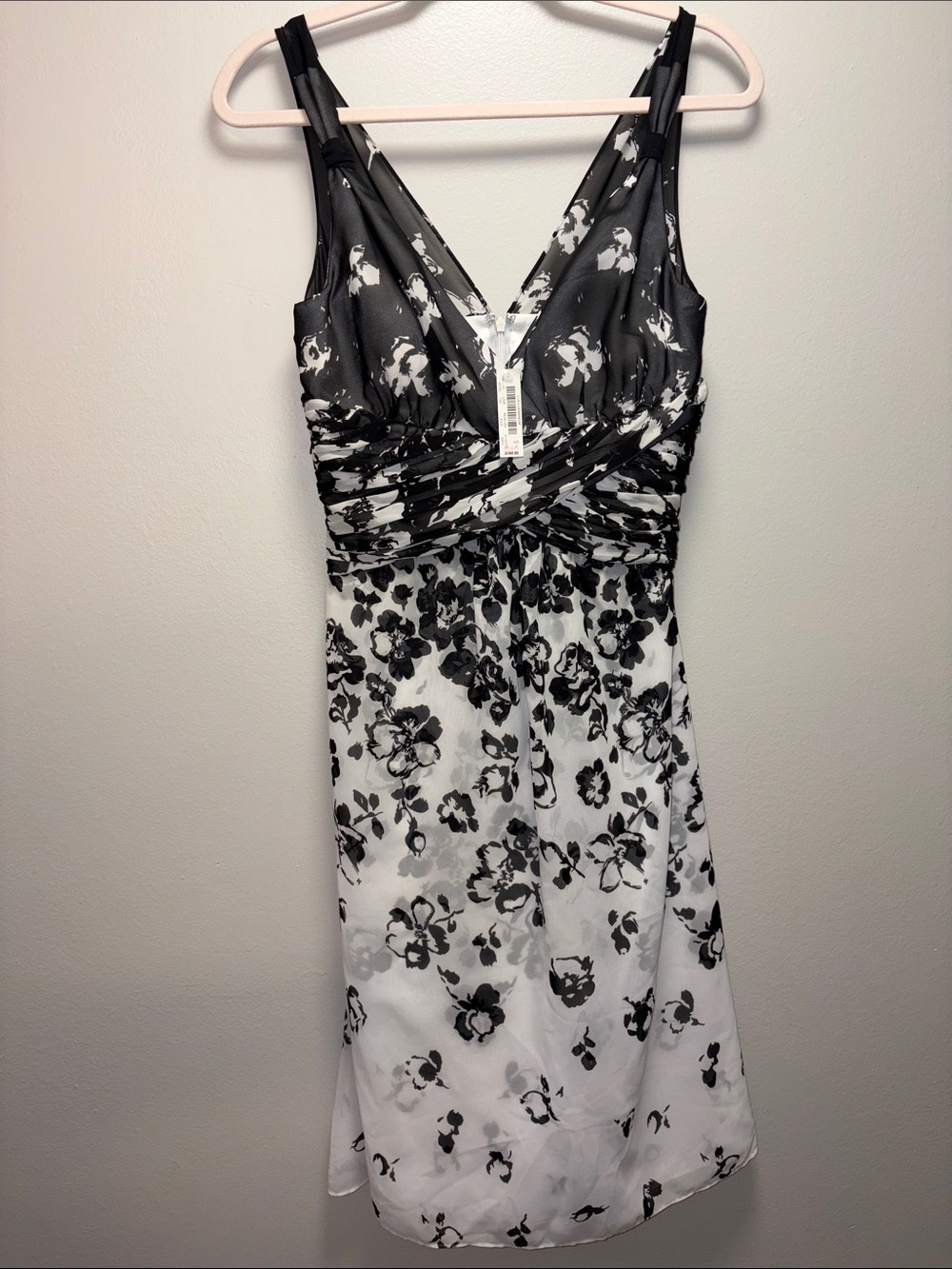 NWT White House Black Market Black & White Floral Midi Dress SIZE 4